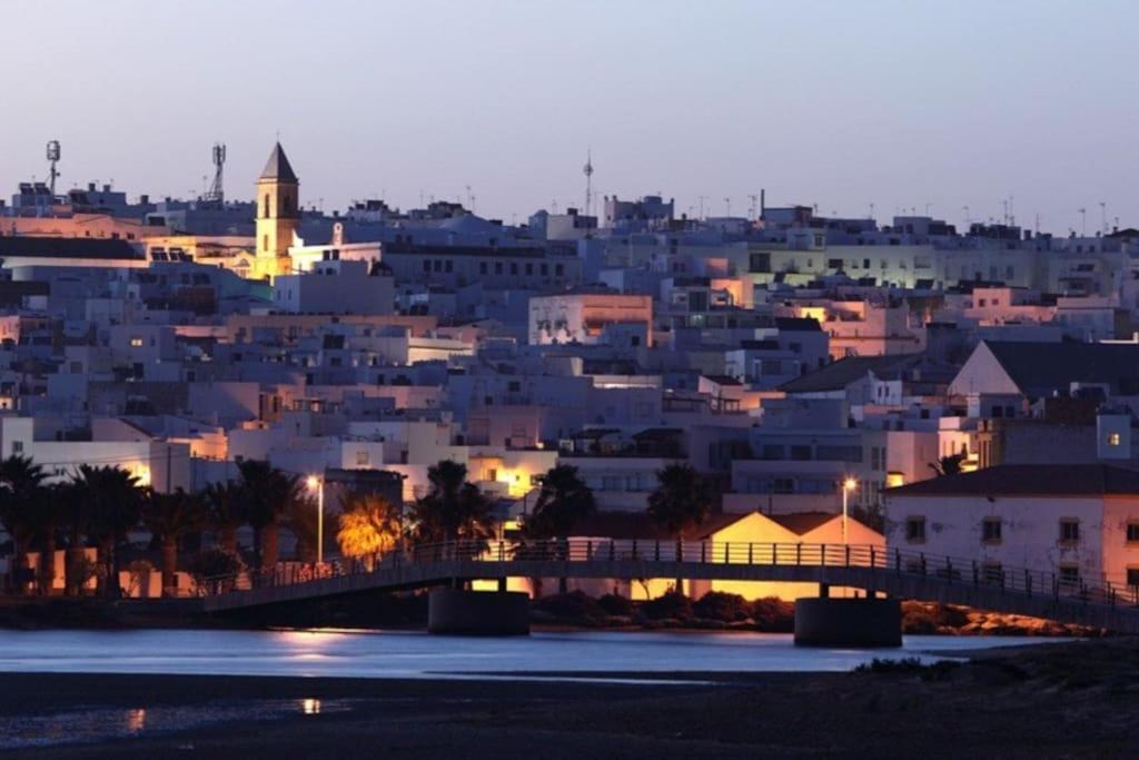 Espectacular Casa Muy Luminosa Con Azotea Lägenhet Conil De La Frontera Exteriör bild